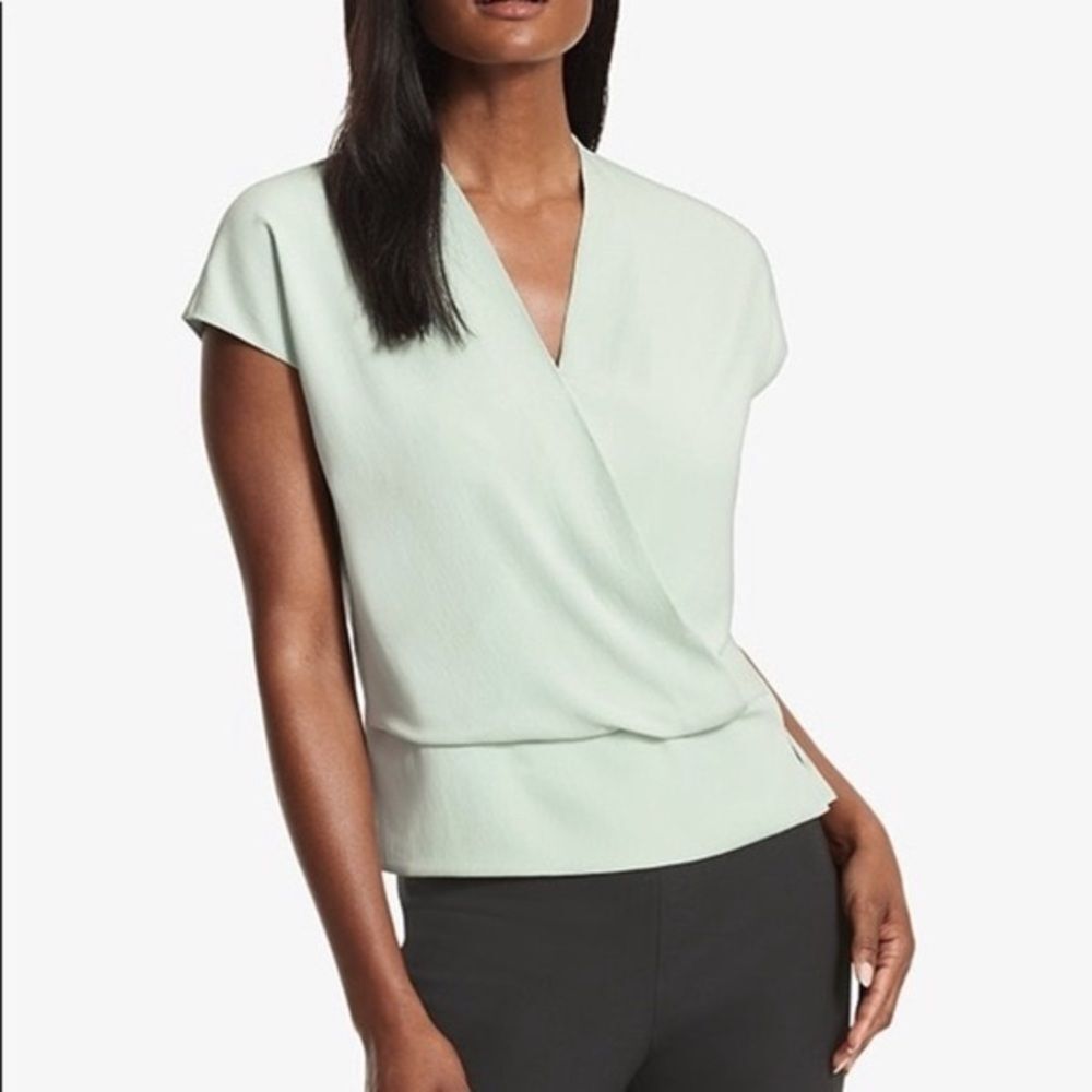 M.M.LaFleur  Antonia Eco Soft Wave Top in Pale Green XL